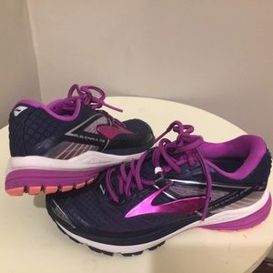 Brooks Ravenna 8 Women's Running Shoe Size 6 (L120